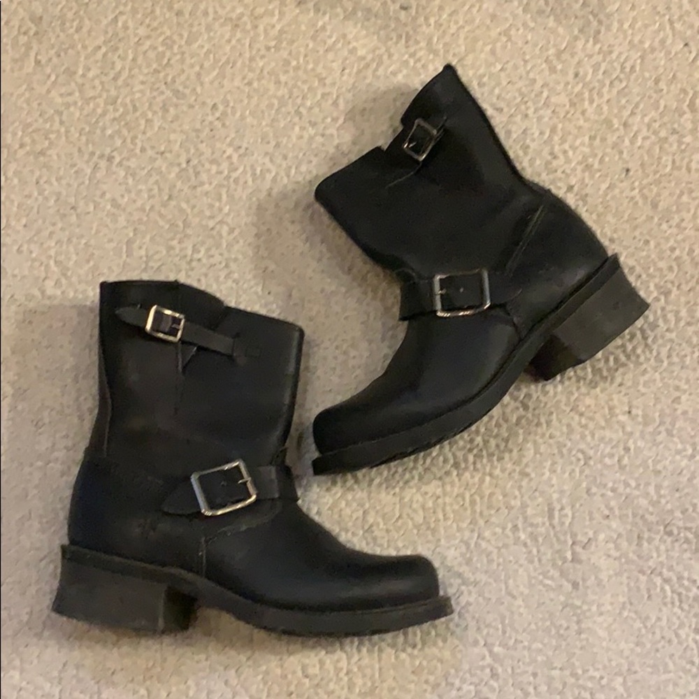 Women’s Frye engineer 8R boots